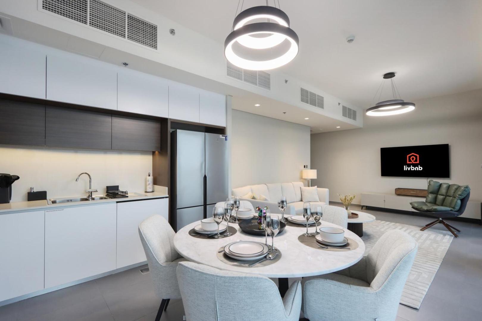 Apartment Waterfront 2br With Skyline Views