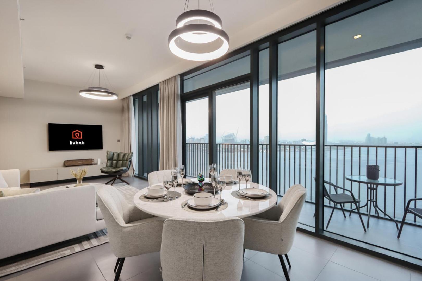 Waterfront 2br With Skyline Views